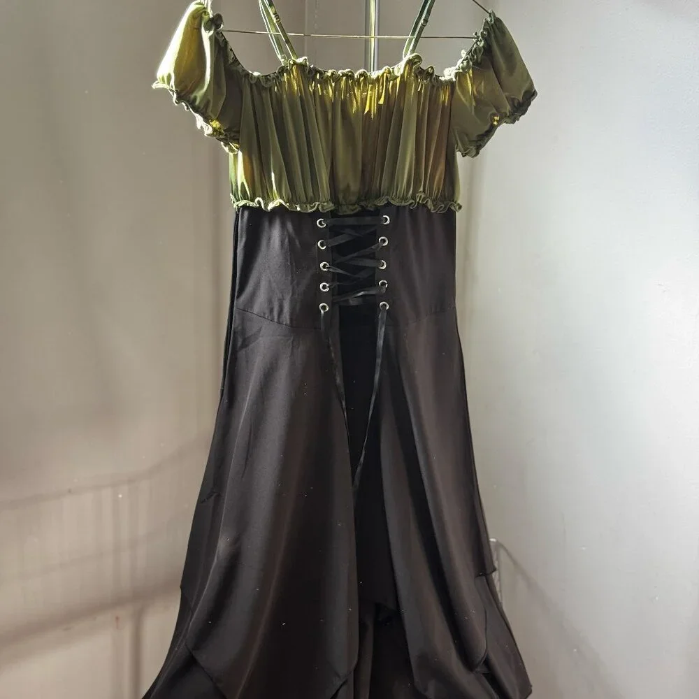 Green bodice black skirt with black ribbon corset - Picture 1 of 7